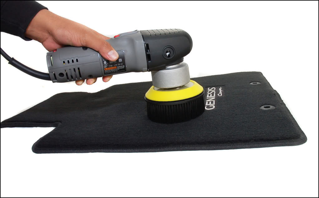 Carpet Brush With Hook & Loop Attachment (Brosse pour Polisseuse Rotative/Orbitale) - Chemical Guys