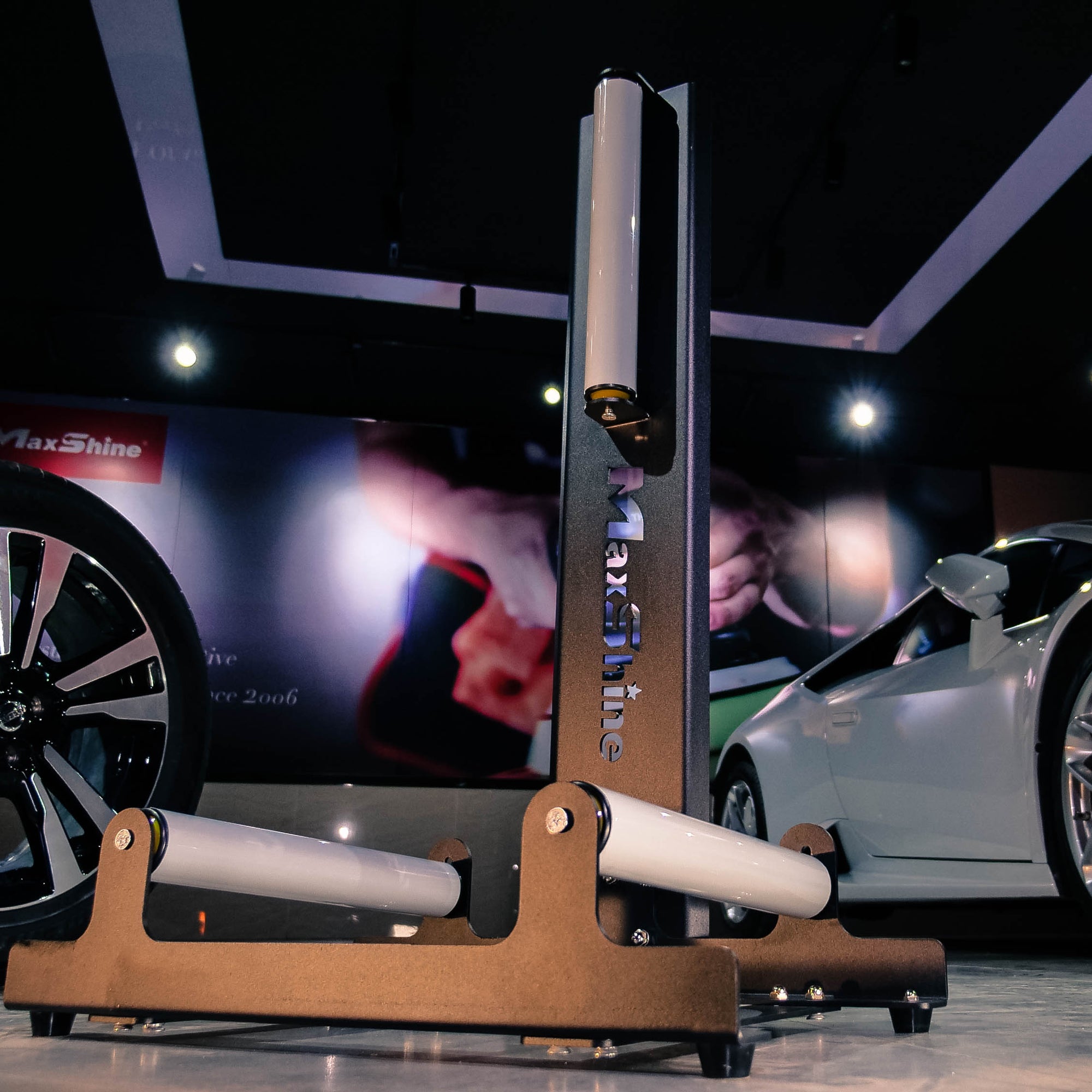 Wheel & Tire Detailing Stand - MAXSHINE