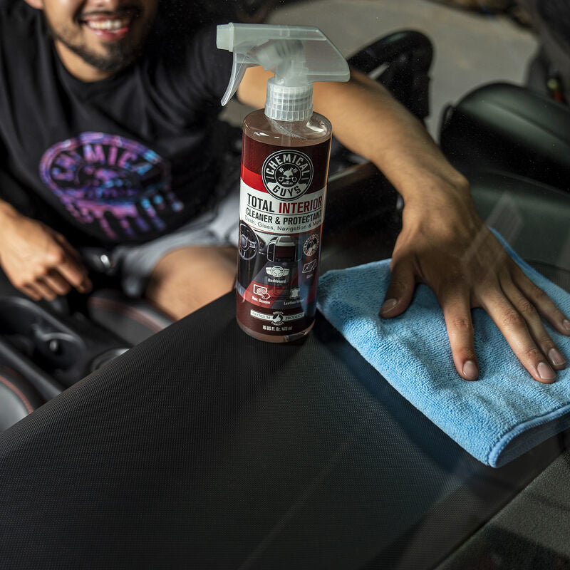 Total Interior Cleaner & Protectant, Black Cherry Scent parfum cerise (16 oz) - CHEMICAL GUYS