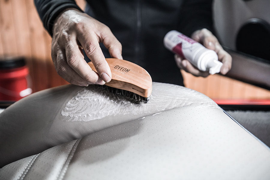 Q²M Leather Set Strong (200 ml) - GYEON